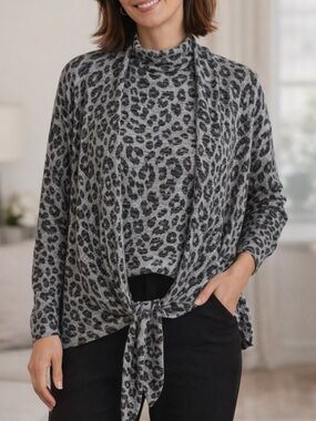 Chico’s Leopard Print 2 Piece Sweater Set Cardigan Shell Size 1 Medium